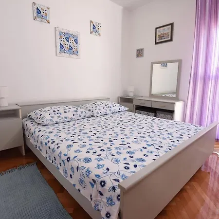 Apartments Zara - Short Walk To Center Apartment
